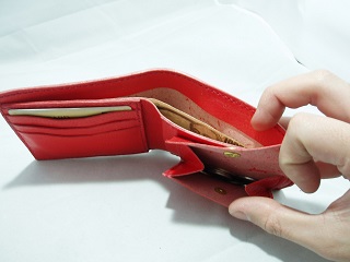 イタリアンレザー二つ折り財布